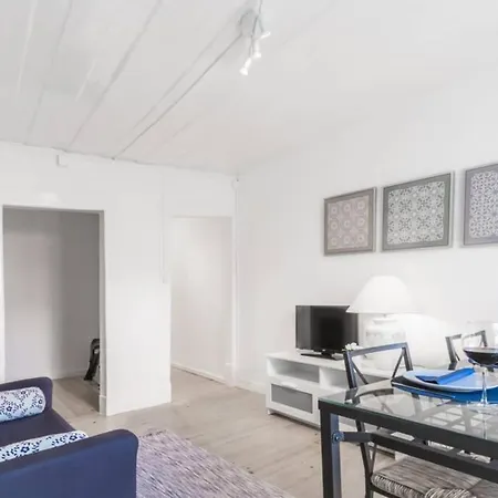 Inloveapartments - Typical Portuguese Tiles *
