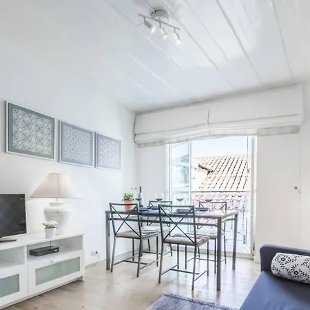 Inloveapartments - Typical Portuguese Tiles * Lisbon