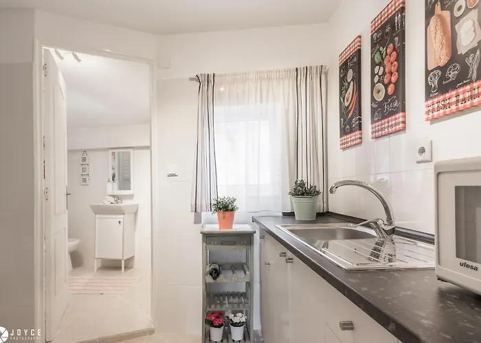 Апартаменты Typical Portuguese Tiles Лиссабон