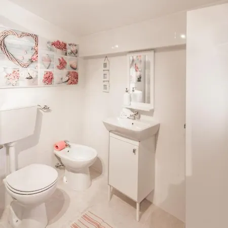 Inloveapartments - Typical Portuguese Tiles * Lisboa